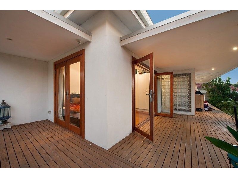 2 Lynn Street, Hilton WA 6163