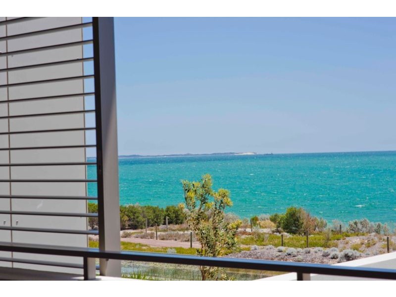 BeachHse 2/23 Ocean Drive, South Fremantle WA 6162