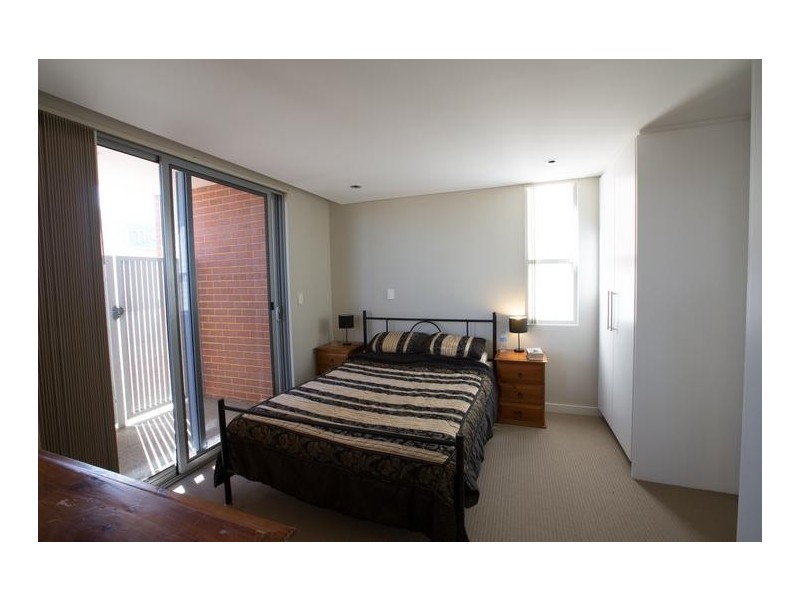 1/3 Rockingham Road, Hamilton Hill WA 6163