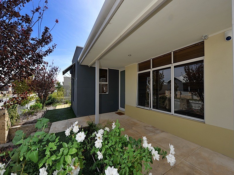 6 Angelica Way, Atwell WA 6164