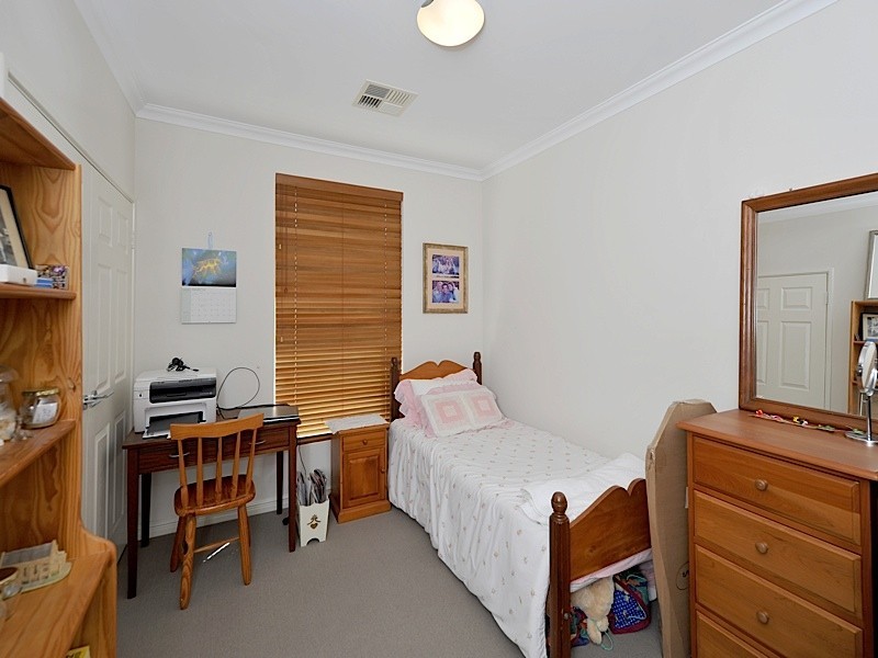 6 Angelica Way, Atwell WA 6164