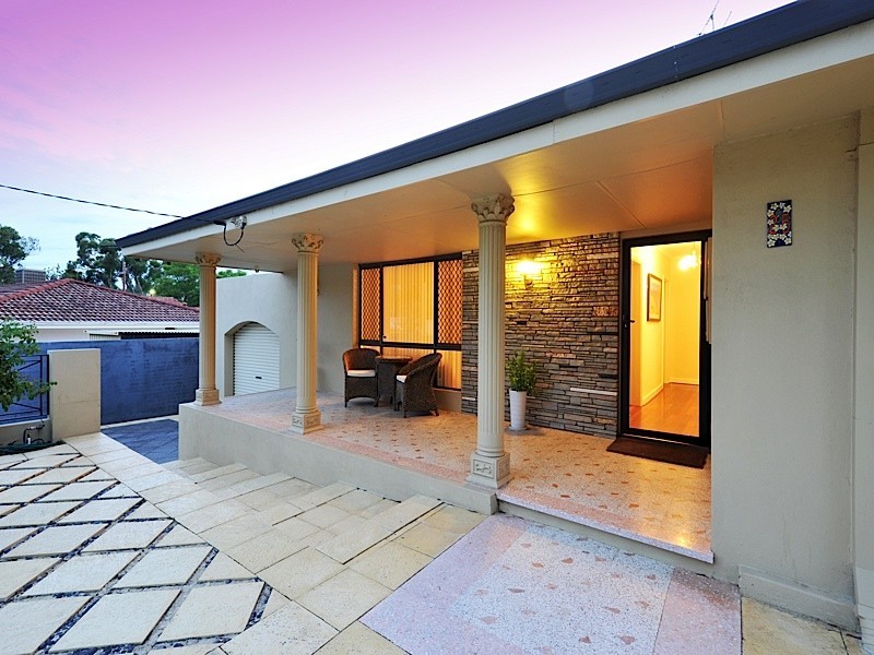 25 Pass Crescent, Beaconsfield WA 6162