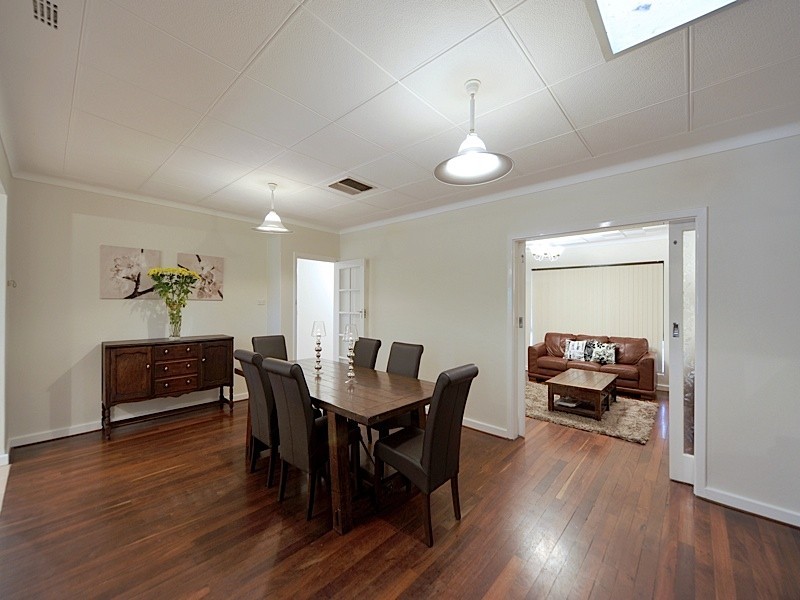 25 Pass Crescent, Beaconsfield WA 6162