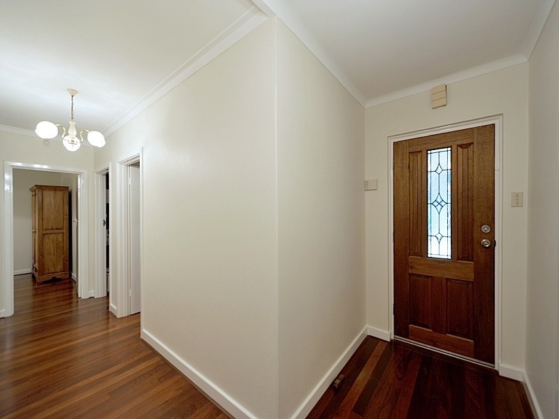 25 Pass Crescent, Beaconsfield WA 6162