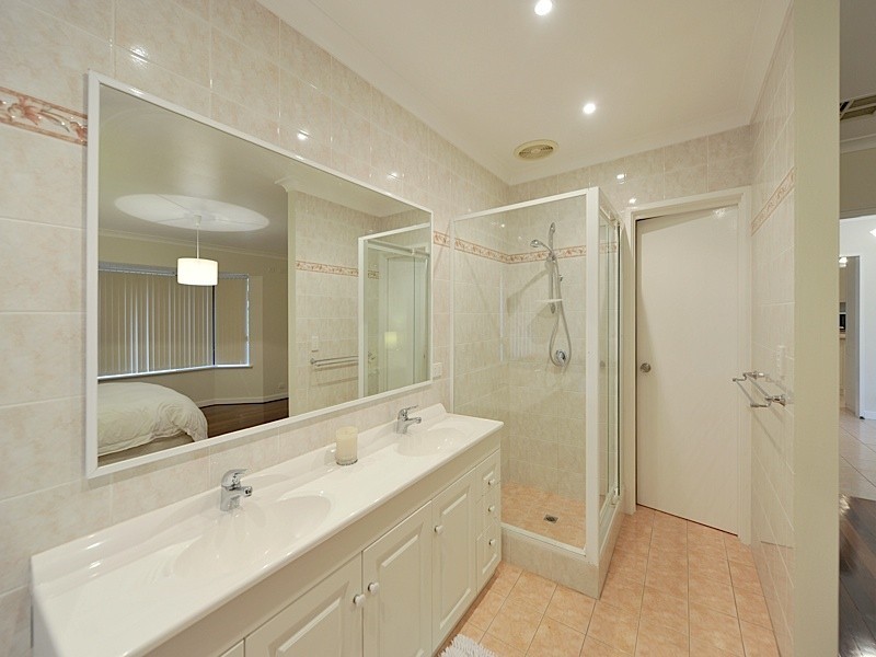 25 Pass Crescent, Beaconsfield WA 6162