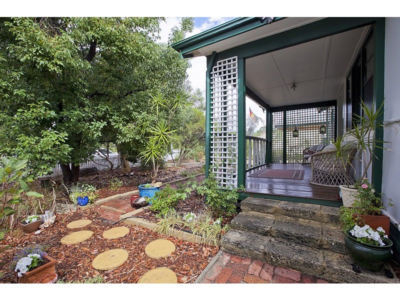 62 Nicholas Crescent, Hilton WA 6163