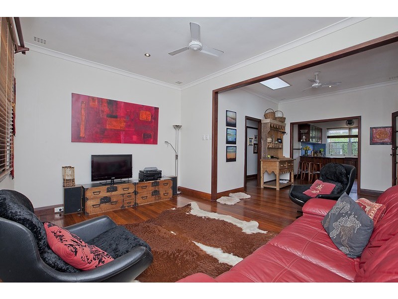 62 Nicholas Crescent, Hilton WA 6163