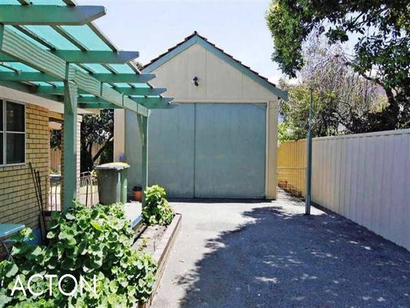 17 Kanimbla Street, Bicton WA 6157