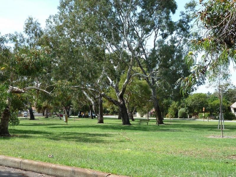 14A Nicholas Crescent, Hilton WA 6163