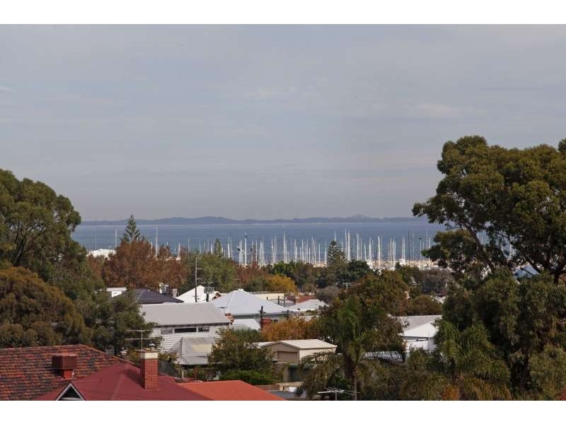 12 Ameling Rise, Fremantle WA 6160