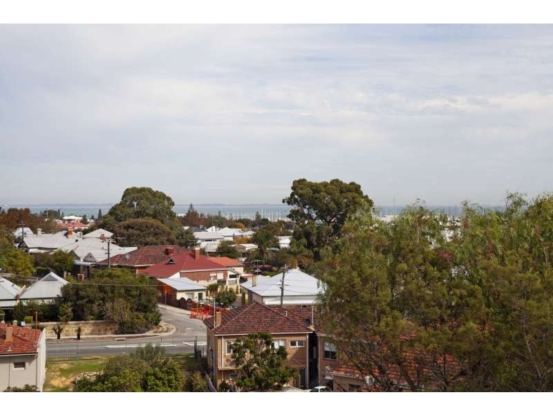 12 Ameling Rise, Fremantle WA 6160