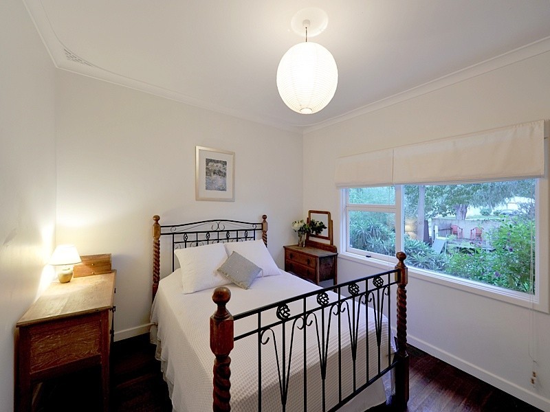 133 Samson Street, White Gum Valley WA 6162