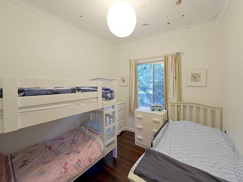 133 Samson Street, White Gum Valley WA 6162