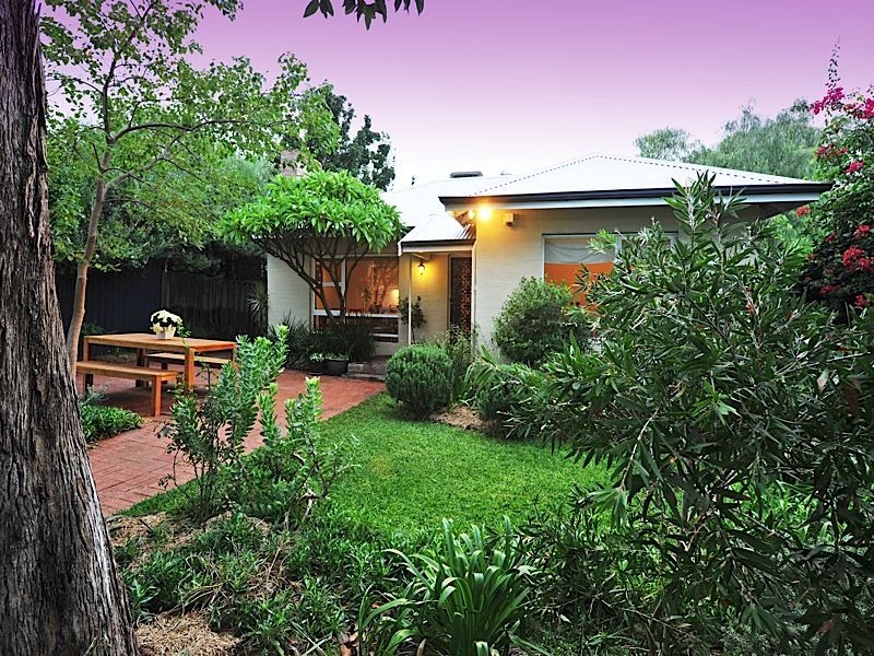 133 Samson Street, White Gum Valley WA 6162