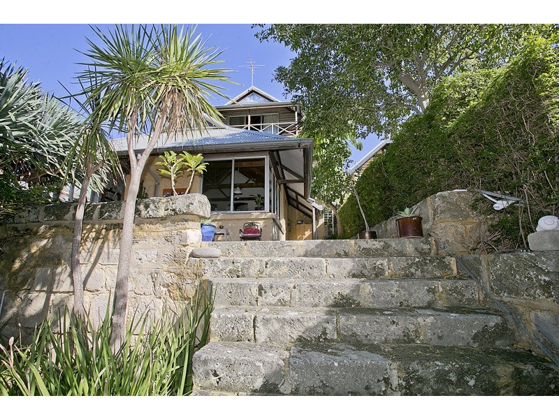 60 Thompson Road, North Fremantle WA 6159