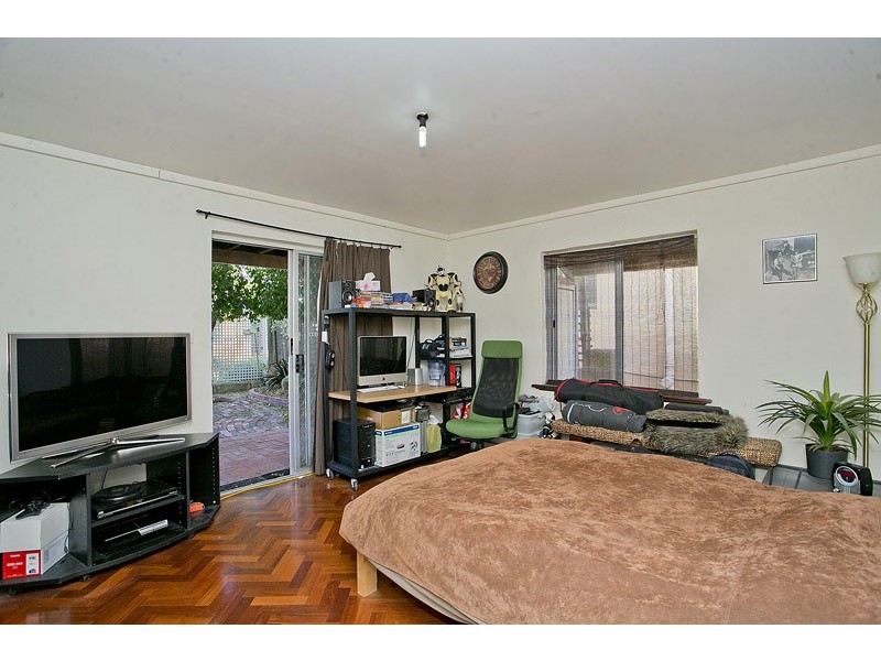 60 Thompson Road, North Fremantle WA 6159