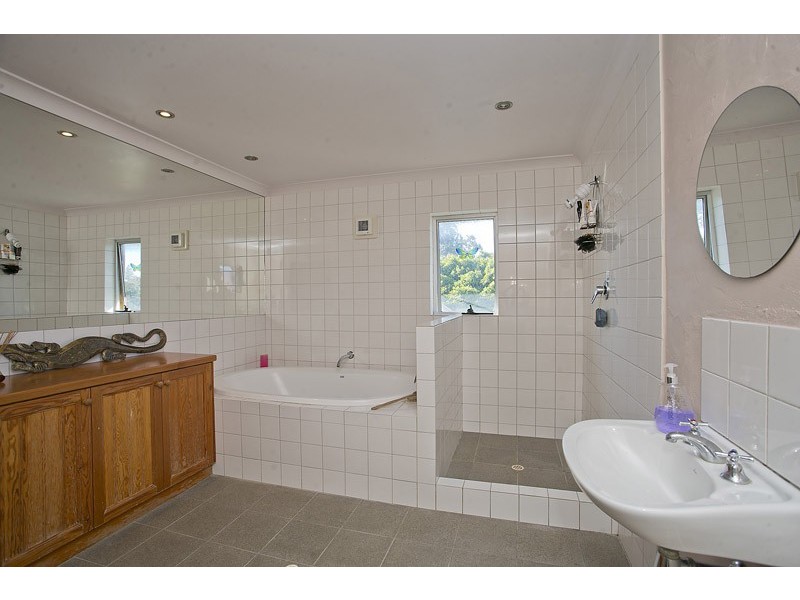 60 Thompson Road, North Fremantle WA 6159