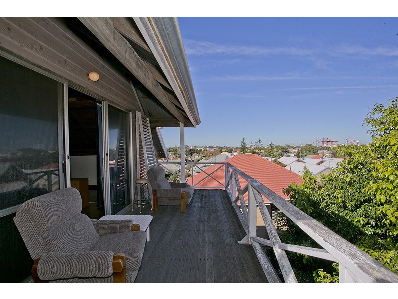 60 Thompson Road, North Fremantle WA 6159