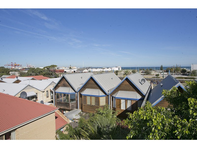 60 Thompson Road, North Fremantle WA 6159
