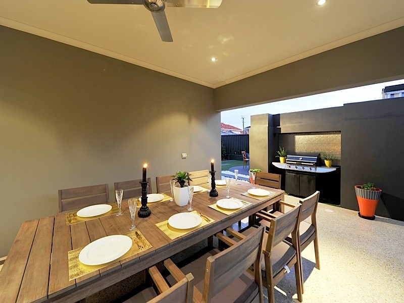 14A Beckett Close, Munster WA 6166