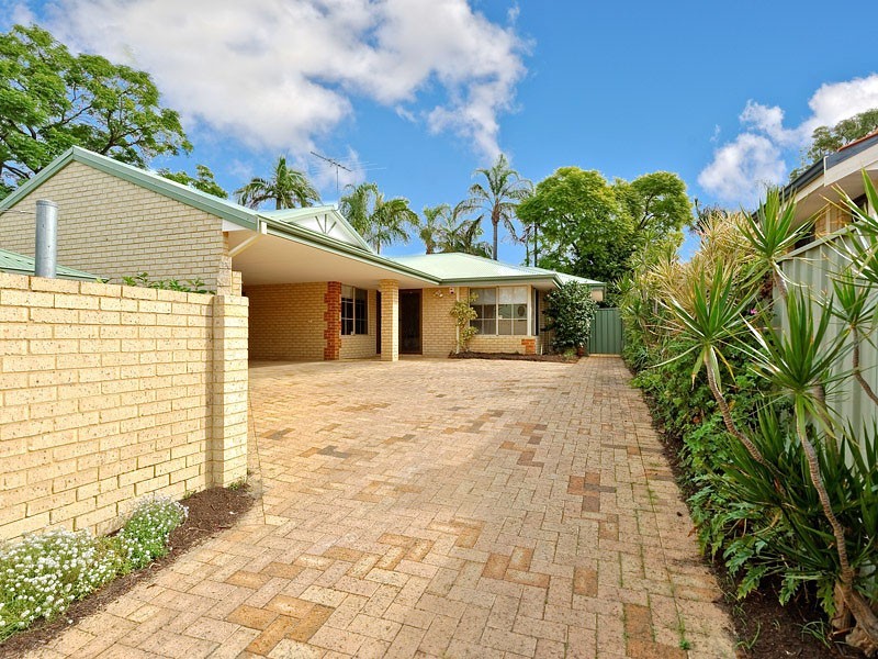 11B Searle Road, Ardross WA 6153