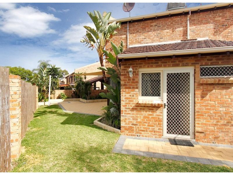 2/40 Congdon Way, Booragoon WA 6154