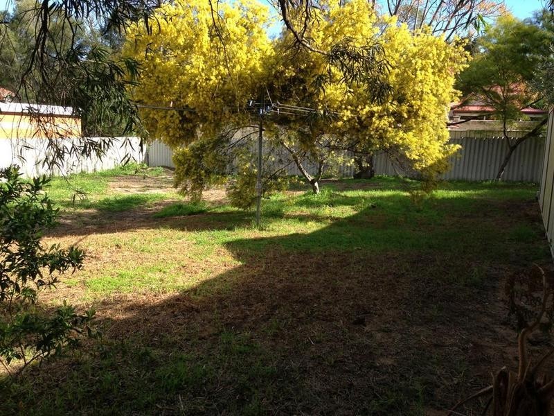 11A Nicholas Crescent, Hilton WA 6163