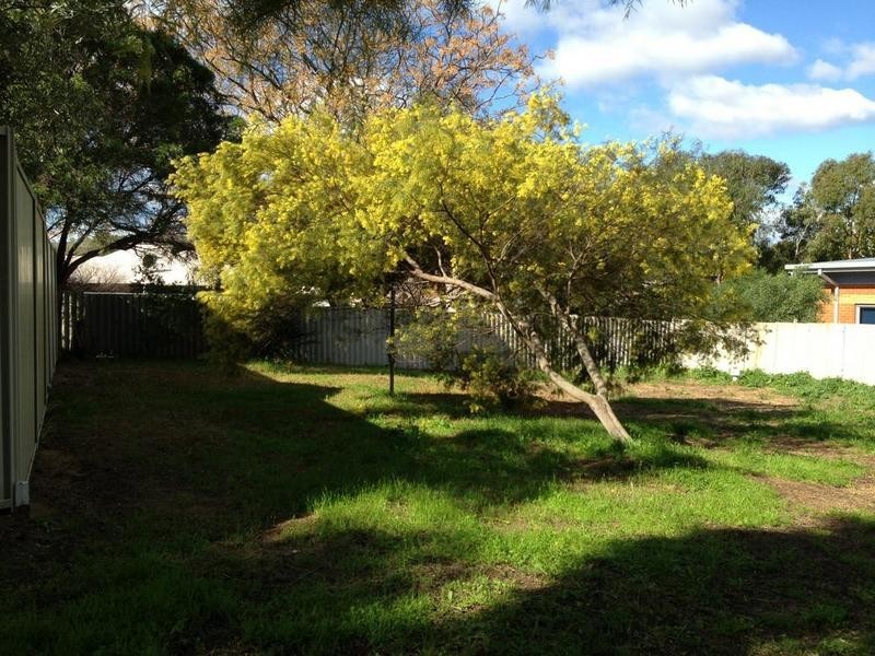 11A Nicholas Crescent, Hilton WA 6163