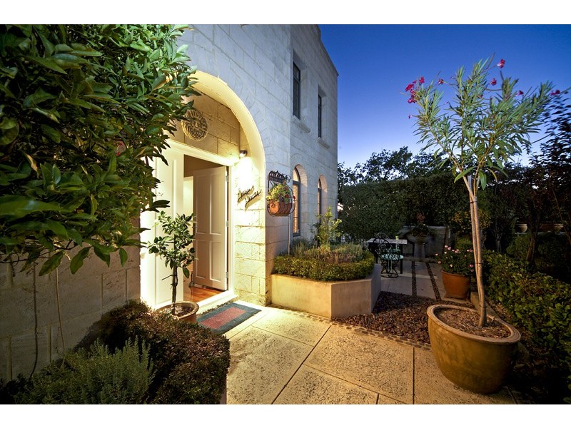 8 Pethybridge Heights, Mosman Park WA 6012