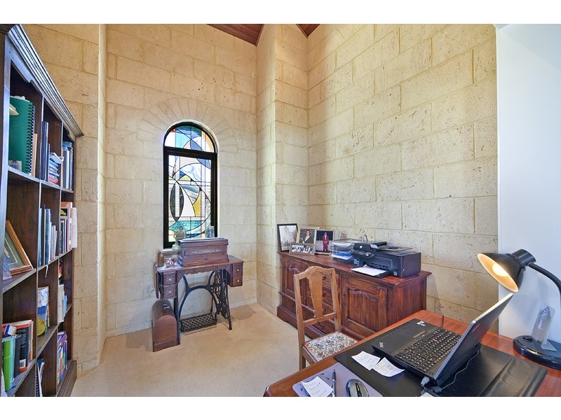 8 Pethybridge Heights, Mosman Park WA 6012