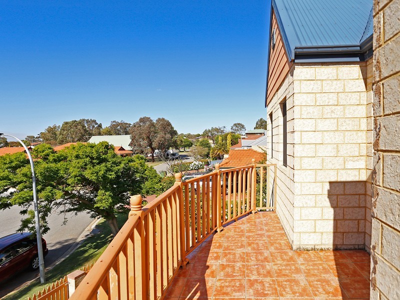 22 Maw Close, Palmyra WA 6157