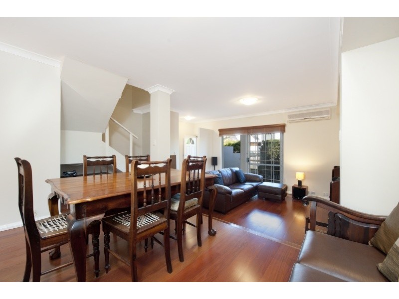 2/116 Solomon Street, Fremantle WA 6160