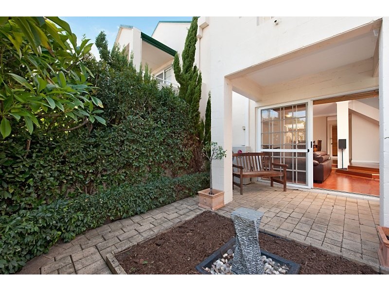 2/116 Solomon Street, Fremantle WA 6160