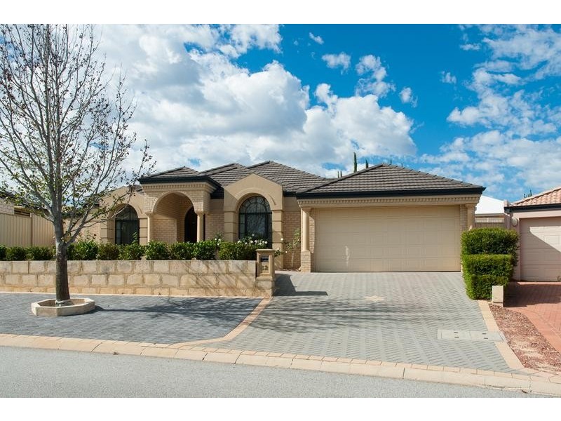 82 Peterborough Circle, North Lake WA 6163