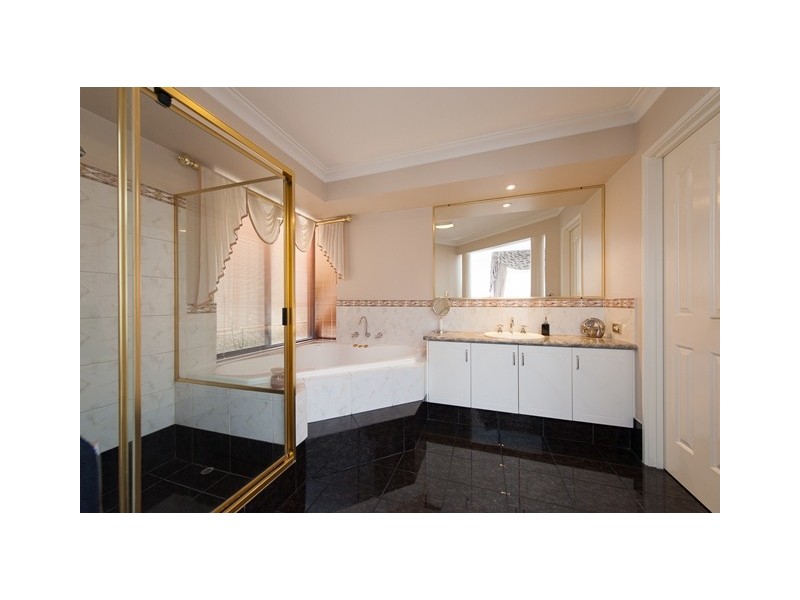 82 Peterborough Circle, North Lake WA 6163