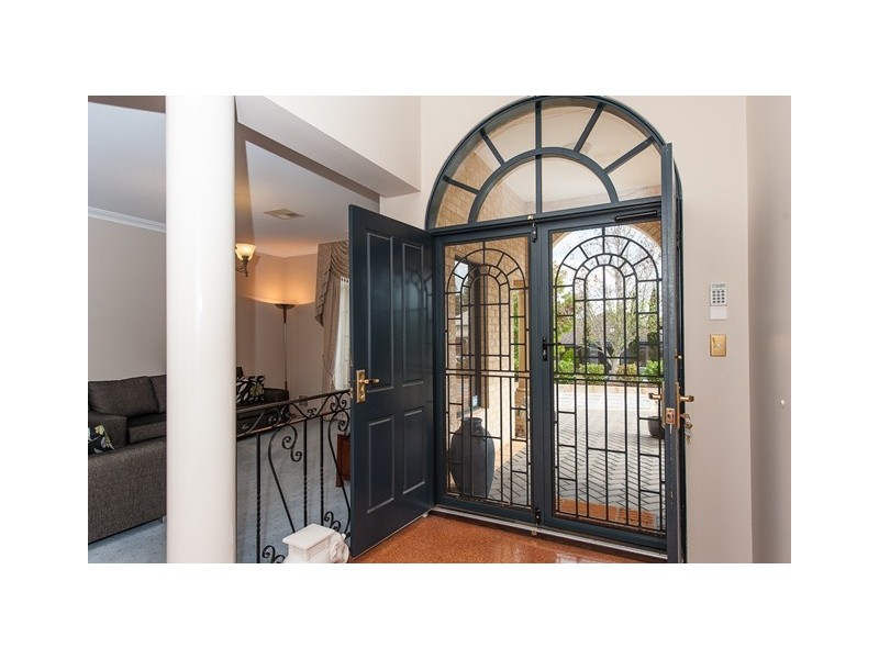 82 Peterborough Circle, North Lake WA 6163