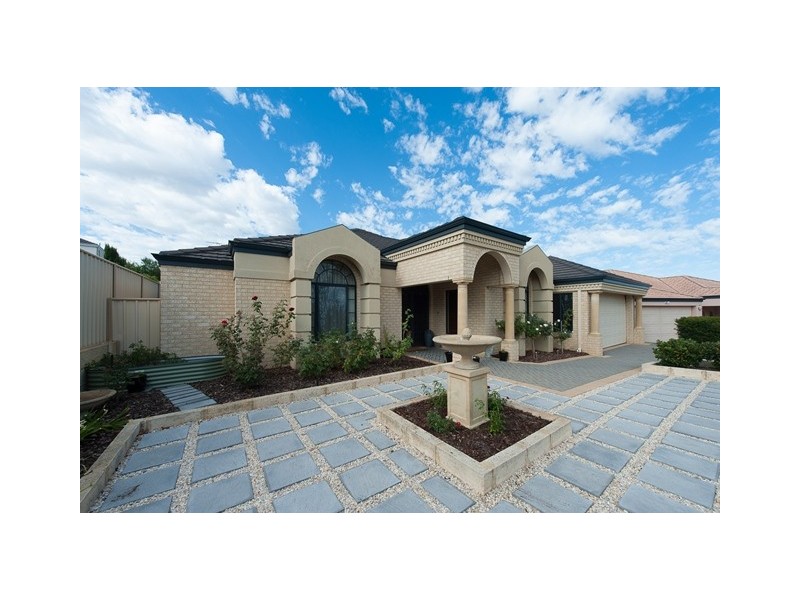 82 Peterborough Circle, North Lake WA 6163