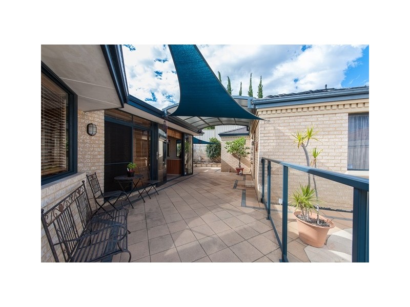 82 Peterborough Circle, North Lake WA 6163