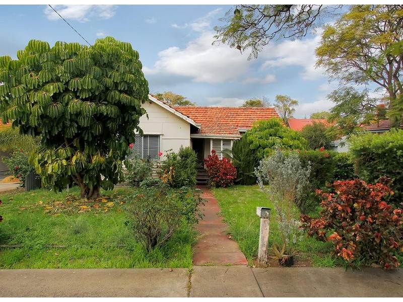 9 Nicholas Crescent, Hilton WA 6163