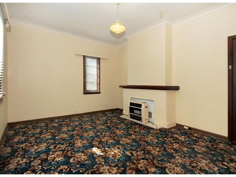 9 Nicholas Crescent, Hilton WA 6163