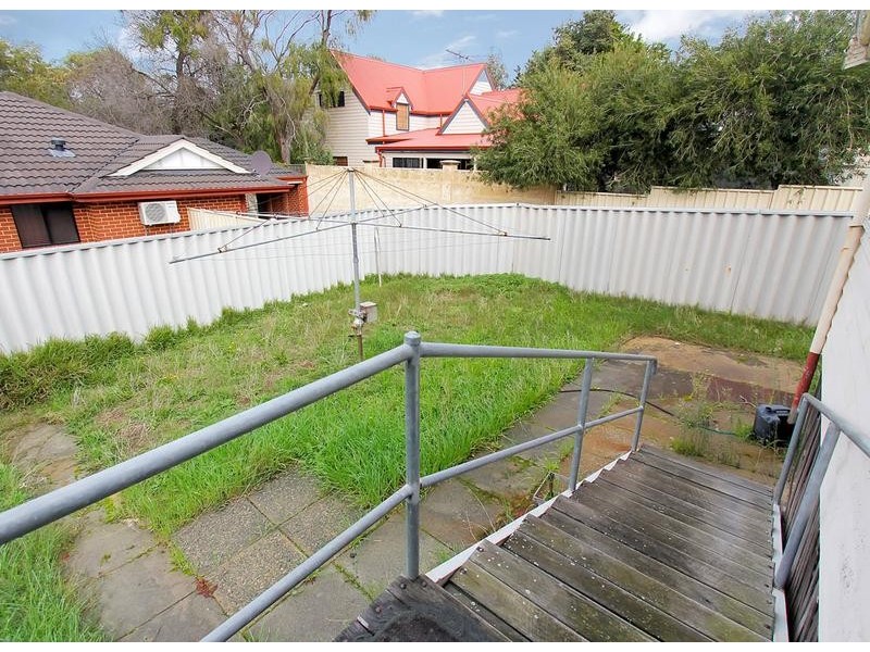 9 Nicholas Crescent, Hilton WA 6163