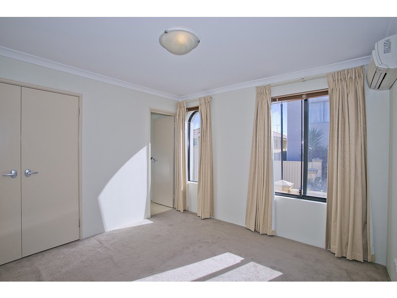 16 Lockwood Court, Bicton WA 6157