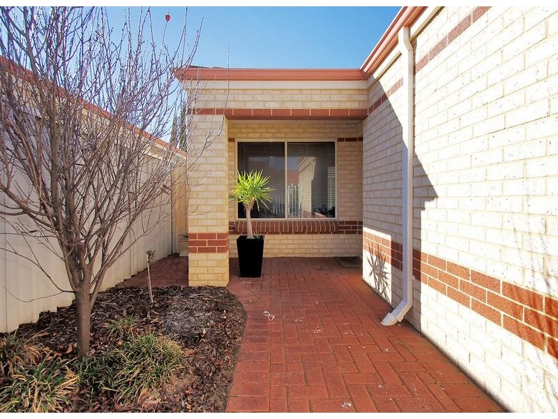 2/7 Rosa Place, Spearwood WA 6163