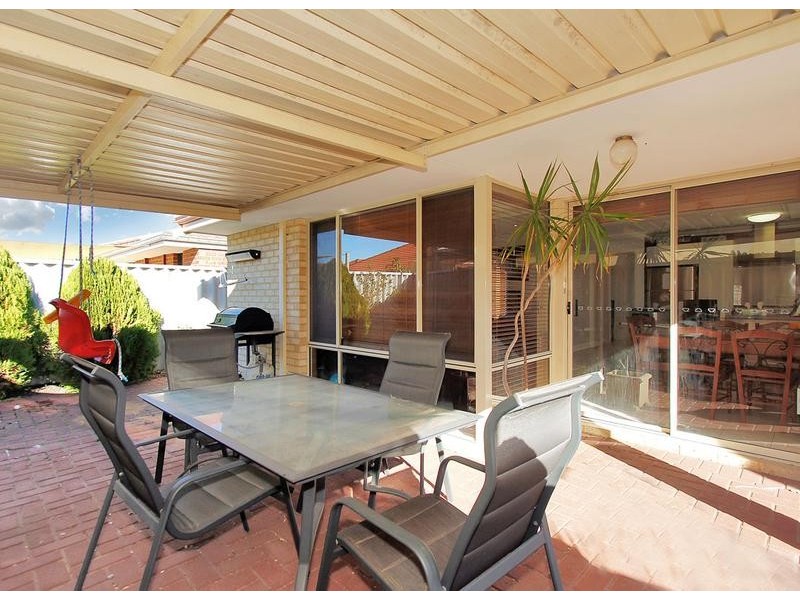 2/7 Rosa Place, Spearwood WA 6163