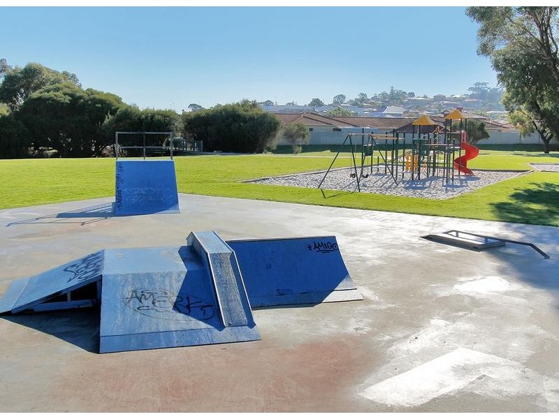 2/7 Rosa Place, Spearwood WA 6163