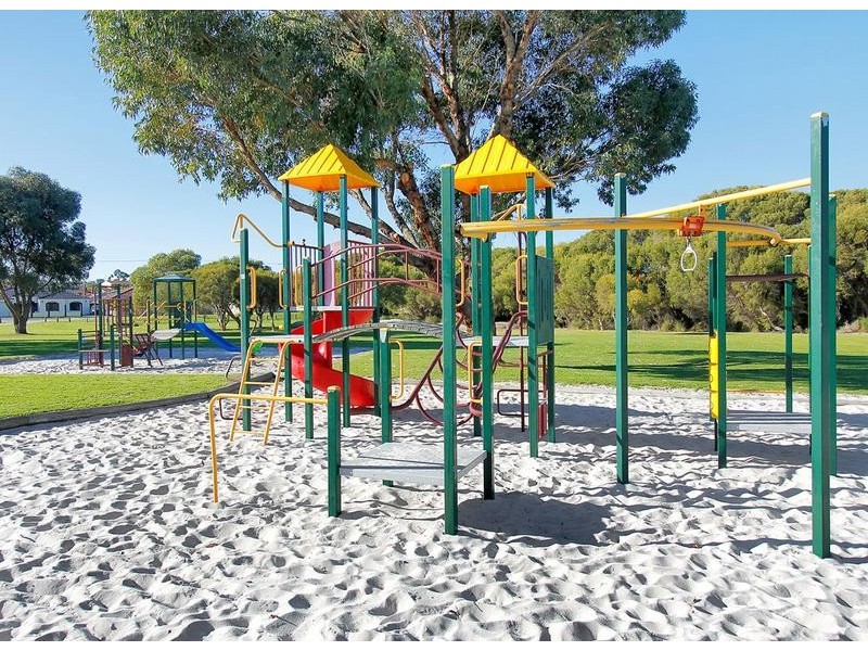 2/7 Rosa Place, Spearwood WA 6163