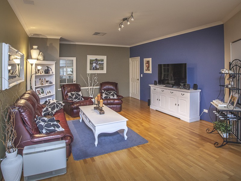 38 Draycott Loop, Canning Vale WA 6155