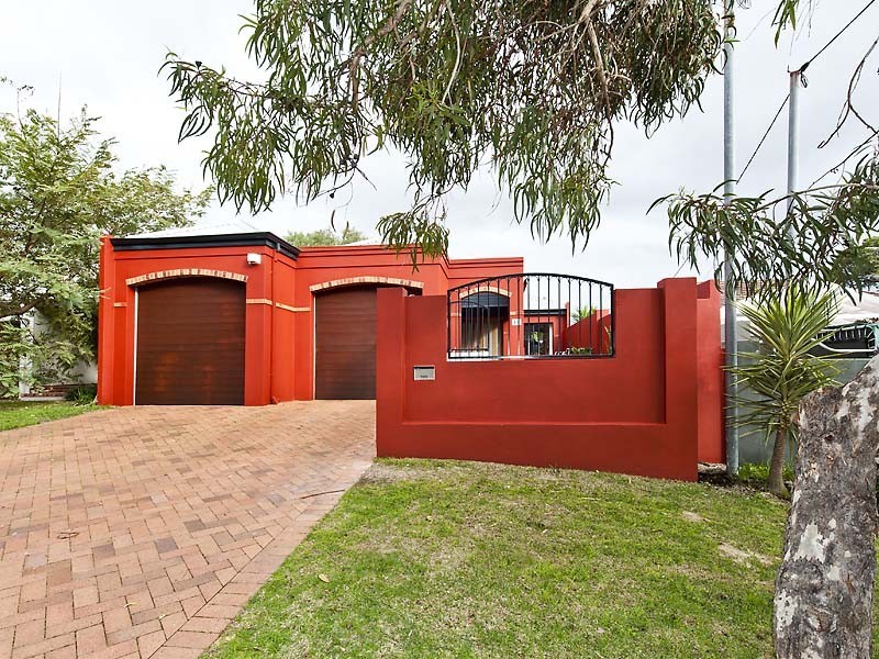 12 Kitchener Road, Melville WA 6156