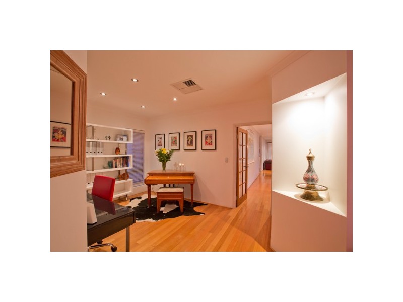 12 Kitchener Road, Melville WA 6156