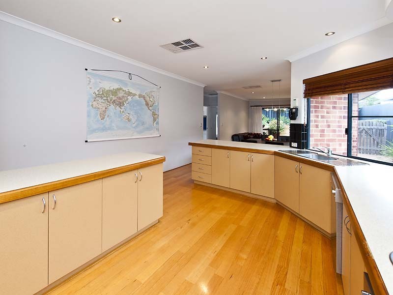 12 Kitchener Road, Melville WA 6156